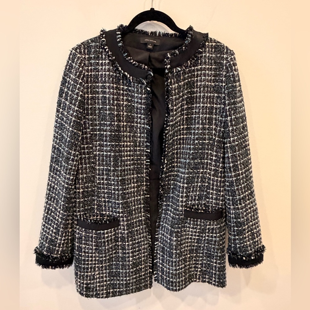 Ann Taylor‎ Tweed Jacket Black White Green Fringe Trim Cropped Blazer M